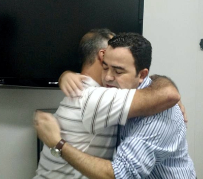 E todos foram felizes, para sempre (Prefeito, refaz determinação de secretarias, e feirante não é removido do seu local de trabalho)